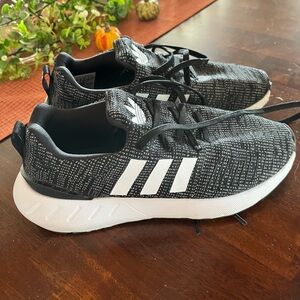 Adidas Swift 22 running shoes. Worn once, like new.